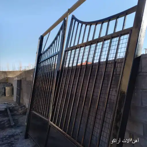 درب طرح ساده درب فلزی حیاط ساده
