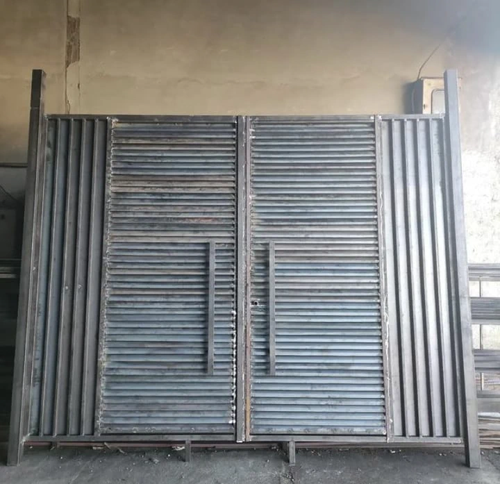 درب طرح ساده درب فلزی حیاط ساده