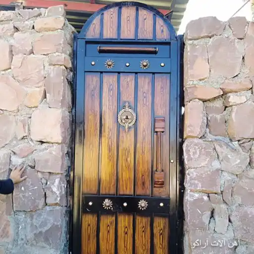 درب طرح چوب درب فلزی طرح چوب