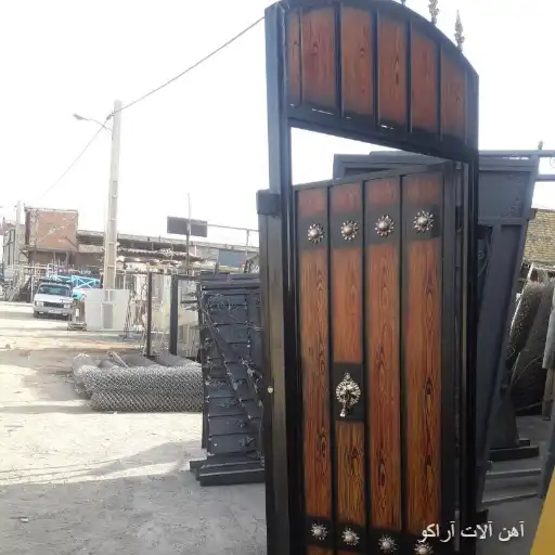 درب طرح چوب درب فلزی طرح چوب