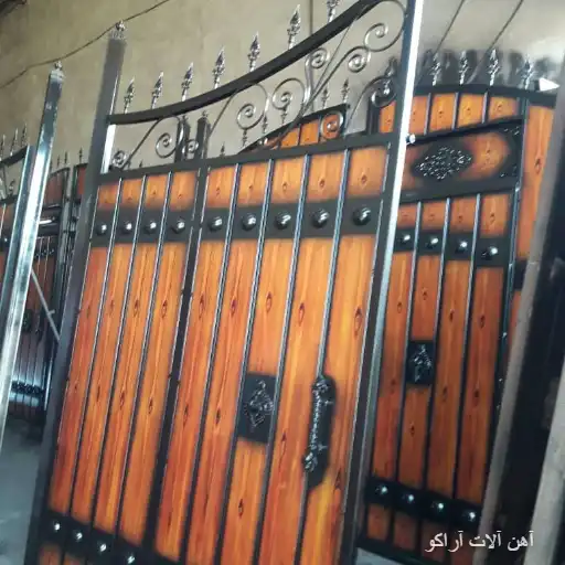 درب طرح چوب درب فلزی طرح چوب
