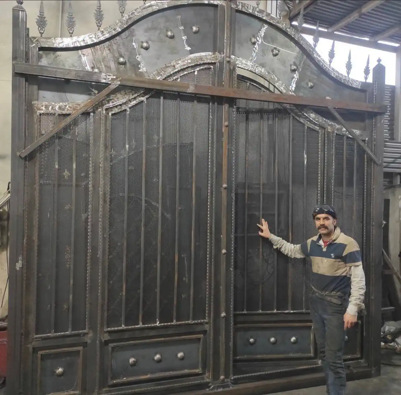 درب طرح ساده درب فلزی حیاط ساده