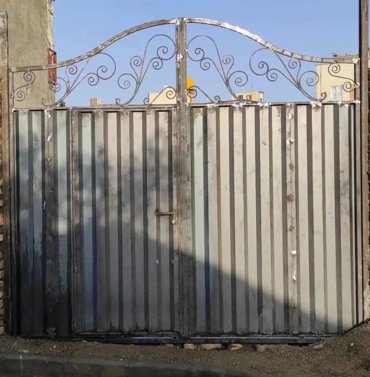درب طرح ساده درب فلزی حیاط ساده