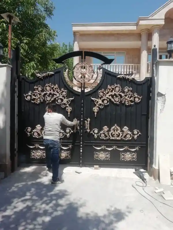 درب فرفورژه درب فلزی فرفورژه
