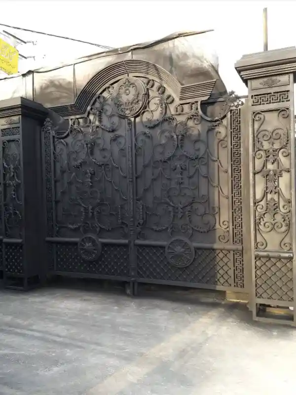 درب فرفورژه درب فلزی فرفورژه