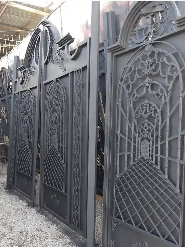 درب فرفورژه درب فلزی فرفورژه