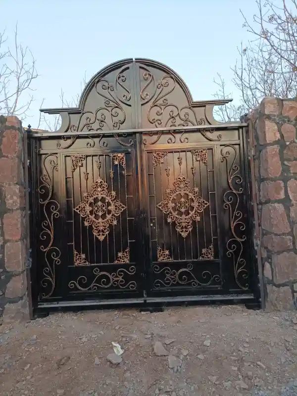درب فرفورژه درب فلزی فرفورژه
