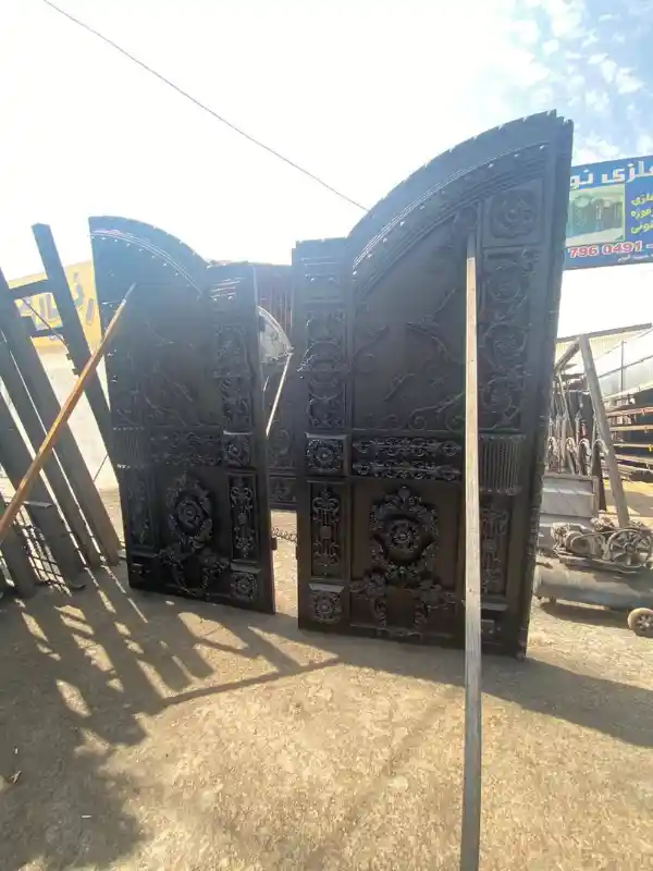 درب فرفورژه درب فلزی فرفورژه