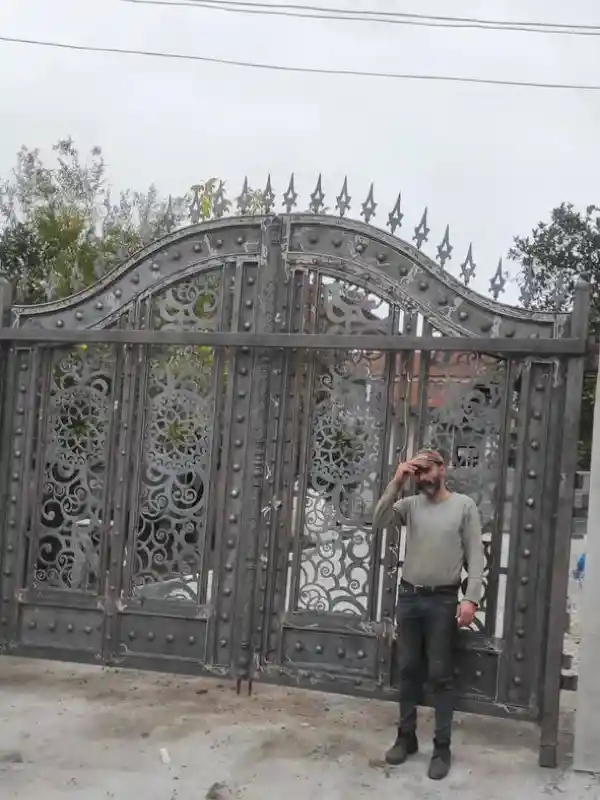 درب فرفورژه درب فلزی فرفورژه
