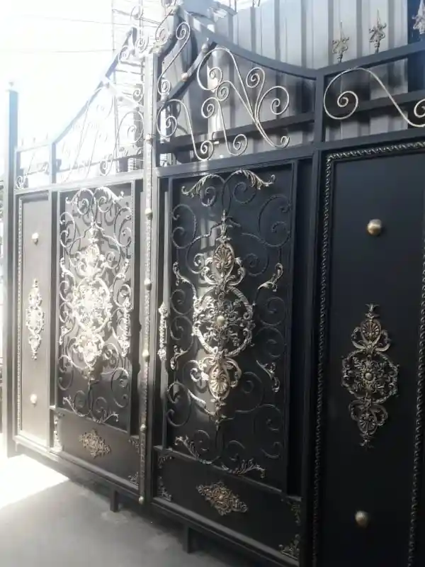 درب فرفورژه درب فلزی فرفورژه