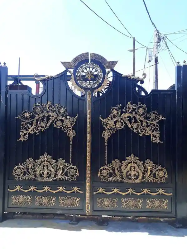 درب فرفورژه درب فلزی فرفورژه