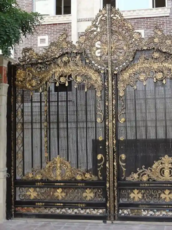 درب فرفورژه درب فلزی فرفورژه