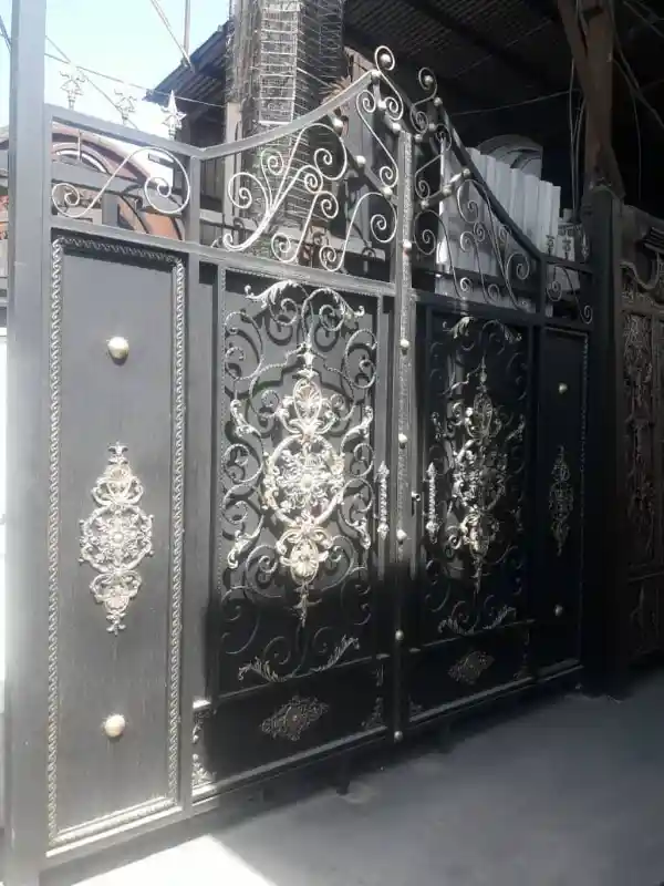 درب فرفورژه درب فلزی فرفورژه