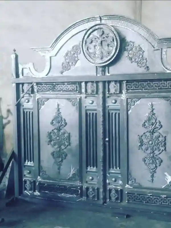 درب فرفورژه درب فلزی فرفورژه