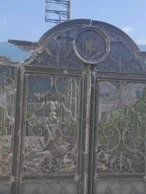درب فرفورژه درب فلزی فرفورژه