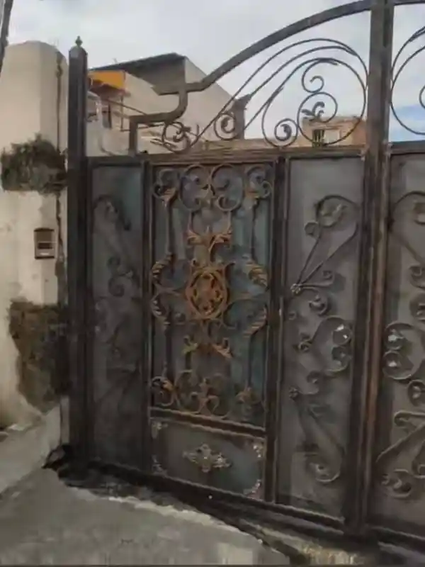 درب فرفورژه درب فلزی فرفورژه
